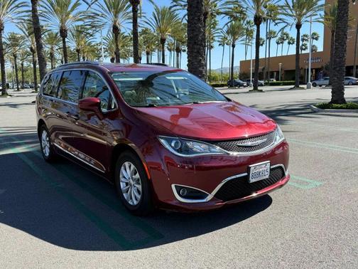 2018 Chrysler Pacifica Touring-L
