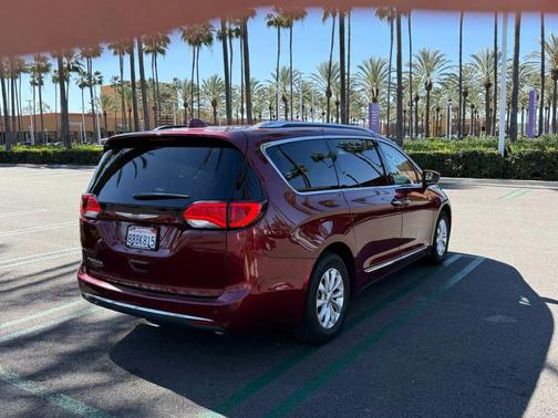 2018 Chrysler Pacifica Touring-L