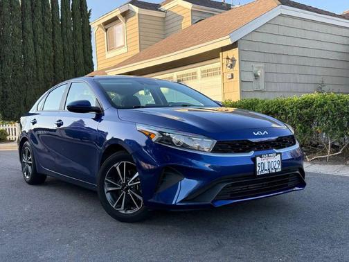 Deep Sea Blue 2023 Kia Forte LXS