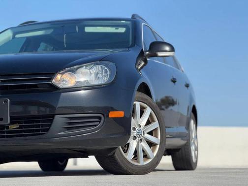 Black Uni 2014 Volkswagen Jetta SportWagen DSG TDI w/Sunroof
