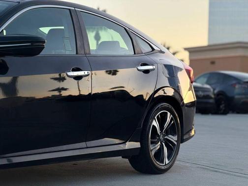 2016 Honda Civic Touring