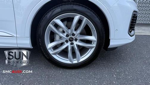 2025 Audi Q7 55 Premium Plus