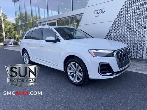 2025 Audi Q7 45 Premium Plus