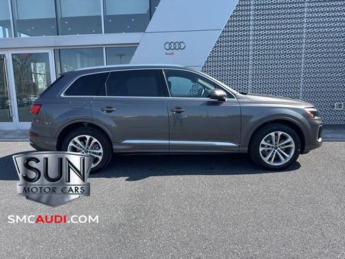 2025 Audi Q7 Premium 45 TFSI quattro Tiptronic