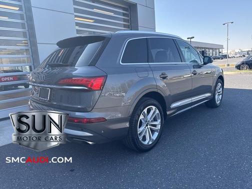 2025 Audi Q7 Premium 45 TFSI quattro Tiptronic