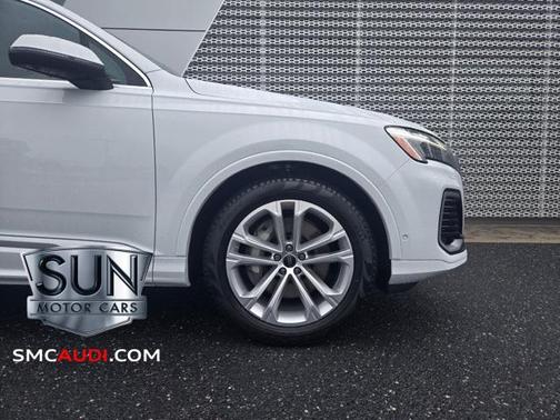 2025 Audi Q7 55 Premium Plus
