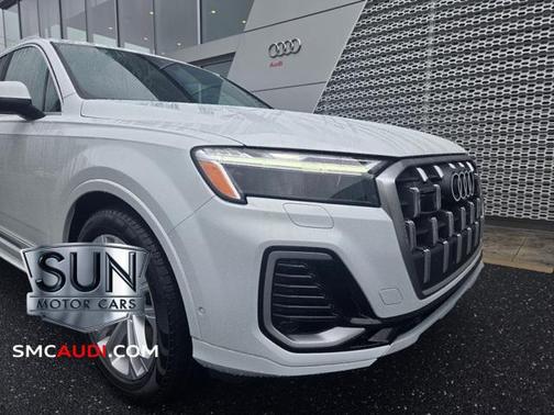 2025 Audi Q7 55 Premium Plus