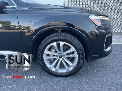 2025 Audi Q7 55 Premium Plus