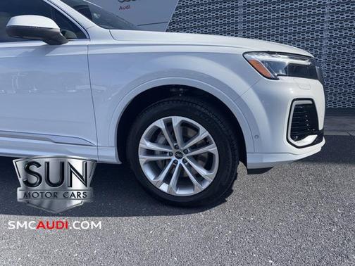 2026 Audi Q7 45 Premium Plus