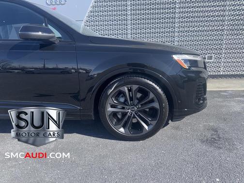 2025 Audi Q7 55 Premium Plus