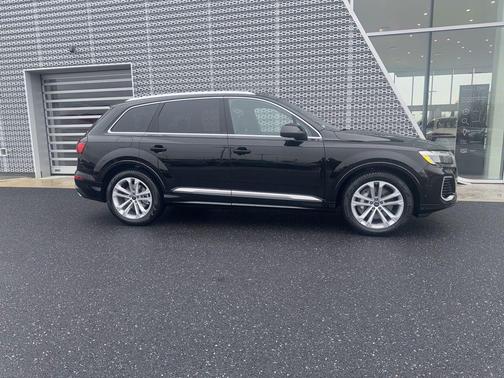2026 Audi Q7 55 Premium Plus