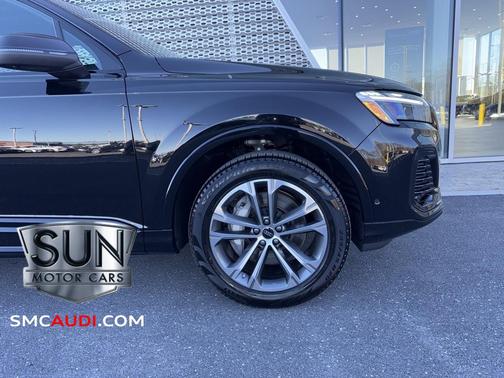 2026 Audi Q7 45 Premium