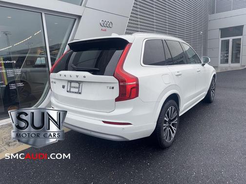 2022 Volvo XC90 T5 Momentum