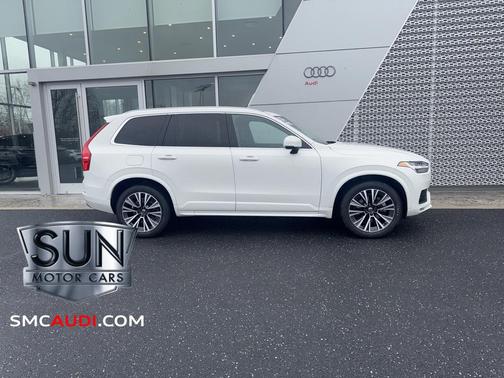 2022 Volvo XC90 T5 Momentum