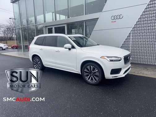 2022 Volvo XC90 T5 Momentum