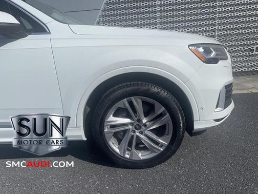 2022 Audi Q7 55 Premium Plus