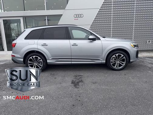 2025 Audi Q7 45 Premium Plus