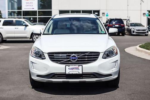 White 2016 Volvo XC60 T5 Drive-E Platinum