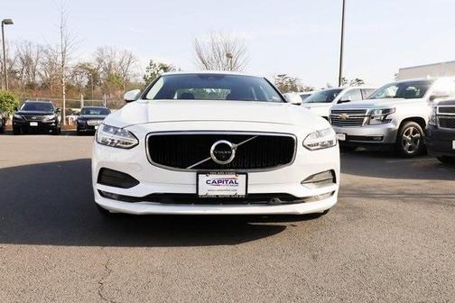 Photo 2 of 87 of 2017 Volvo S90 T6 Momentum