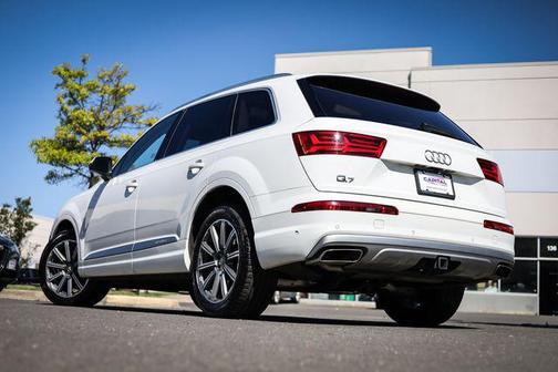Carrara White 2019 Audi Q7 45 Premium Plus