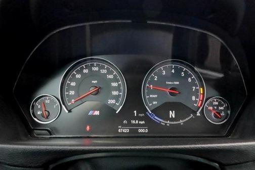 Photo 4 of 32 of 2018 BMW M4 Base