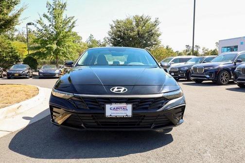 2024 Hyundai ELANTRA SE