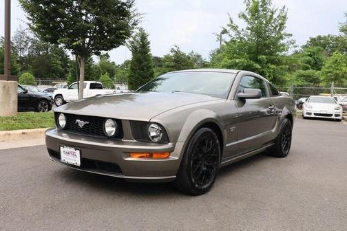 2005 Ford Mustang GT Premium