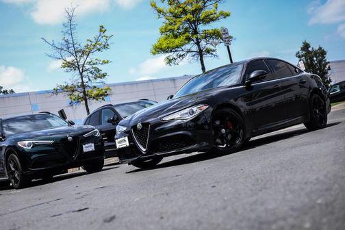 Vulcano Black Metallic 2018 Alfa Romeo Giulia Ti Sport