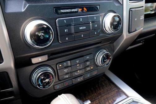 2017 Ford F-150 Platinum