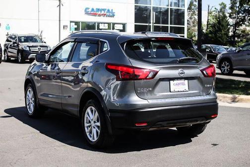 Gun Metallic 2017 Nissan Rogue Sport SV