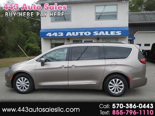 2017 Chrysler Pacifica Touring-L