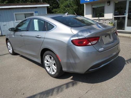 2017 Chrysler 200 Limited