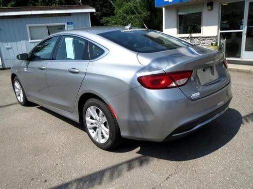 2017 Chrysler 200 Limited