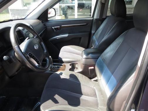 2011 Hyundai SANTA FE SE