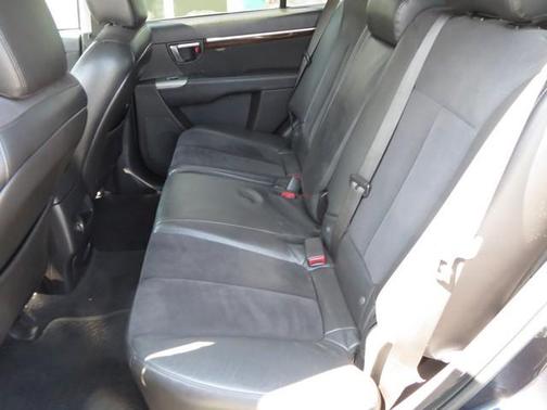 2011 Hyundai SANTA FE SE