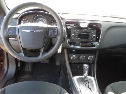 2012 Chrysler 200 LX