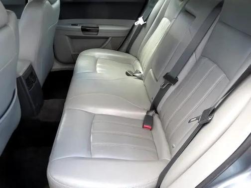 2006 Chrysler 300C Base