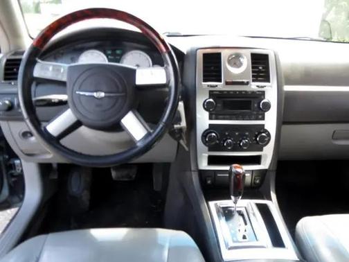 2006 Chrysler 300C Base