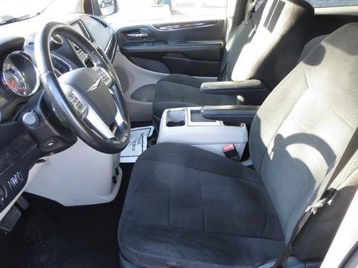 2012 Chrysler Town & Country Touring