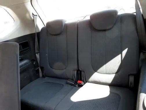 2009 Kia Rondo LX