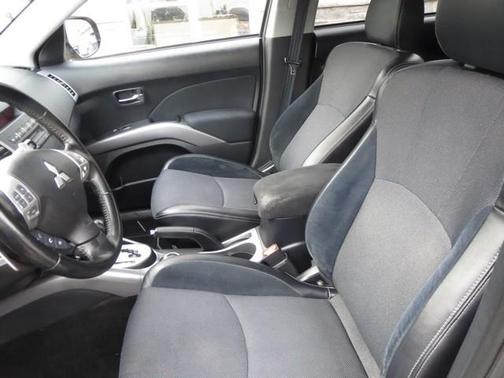 2012 Mitsubishi Outlander SE