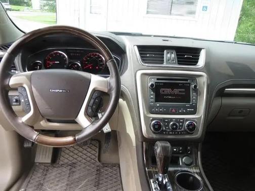 White 2014 GMC Acadia Denali