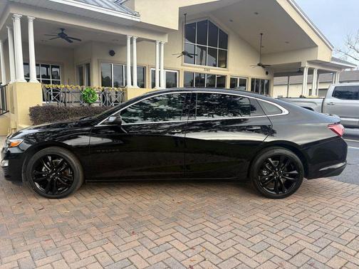 2022 Chevrolet Malibu 4dr Sedan LT