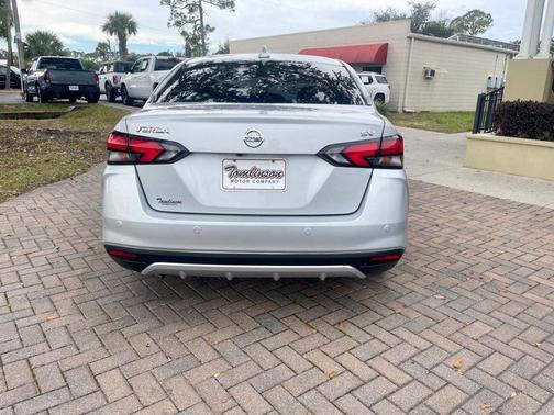 2022 Nissan Versa 1.6 SV