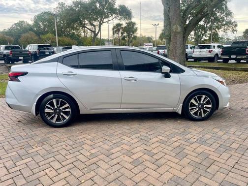 2022 Nissan Versa 1.6 SV