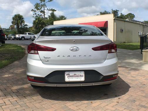 Photo 4 of 18 of 2019 Hyundai Elantra SE