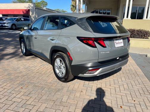 Hampton Gray 2026 Hyundai TUCSON SE