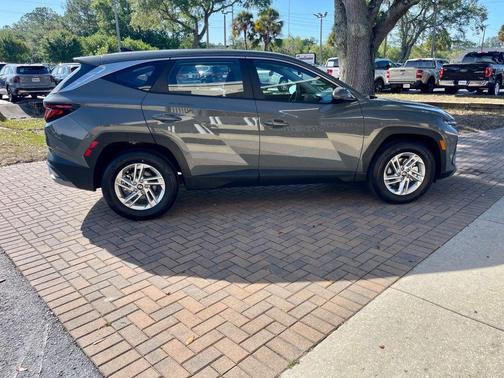Hampton Gray 2026 Hyundai TUCSON SE