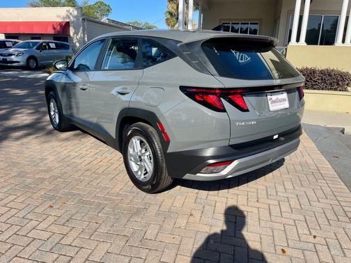 Hampton Gray 2026 Hyundai TUCSON SE