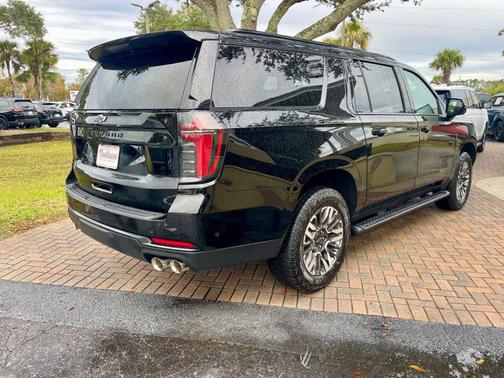 2025 Chevrolet Suburban 4WD 4dr Z71